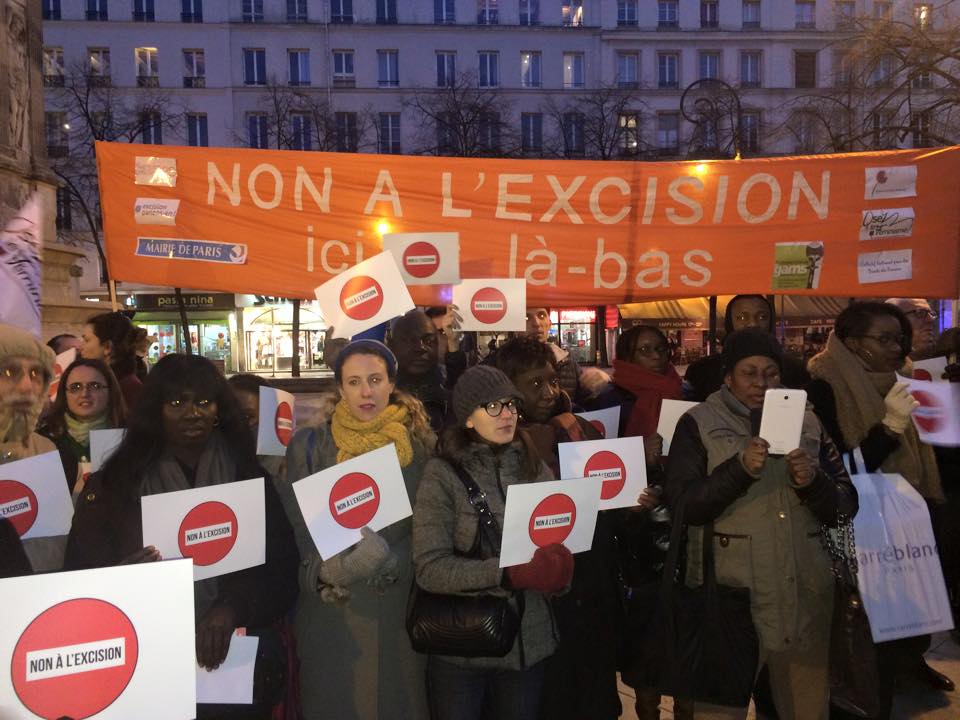 Happening non à l'excision Paris 2015